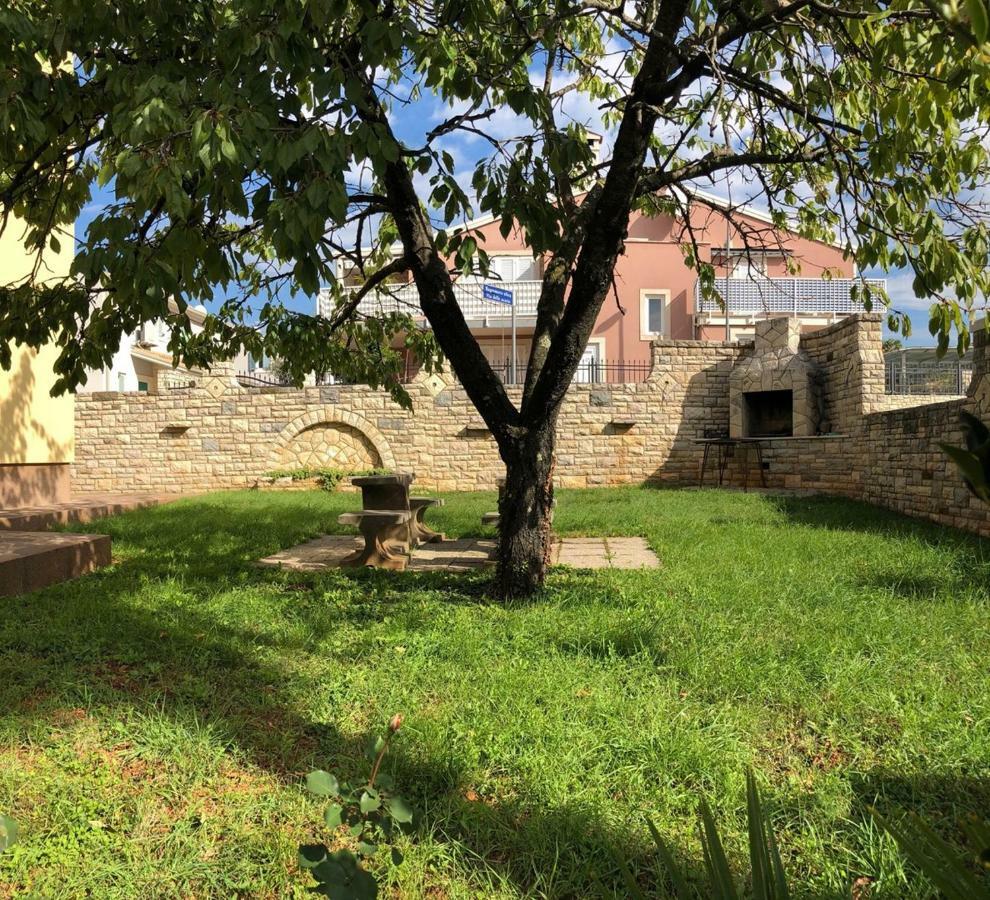 Mariella Hotel Bašanija Екстериор снимка