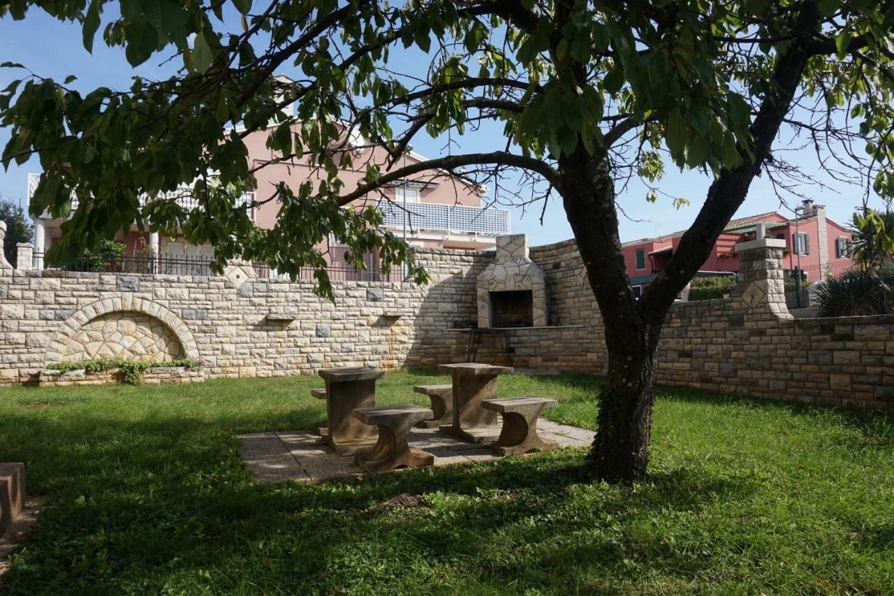 Mariella Hotel Bašanija Екстериор снимка