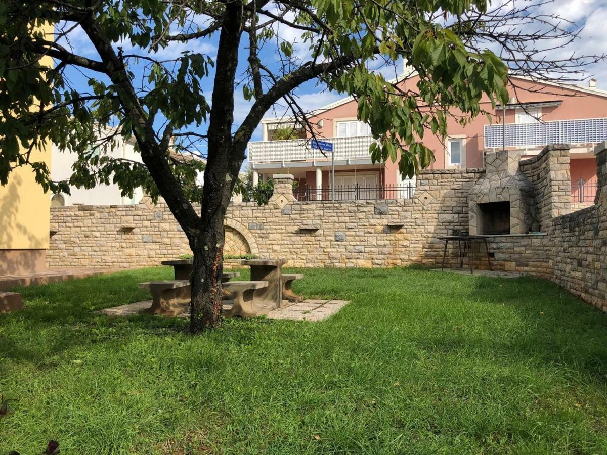 Mariella Hotel Bašanija Екстериор снимка